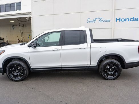 New 2026 Honda Ridgeline Black Edition image 9