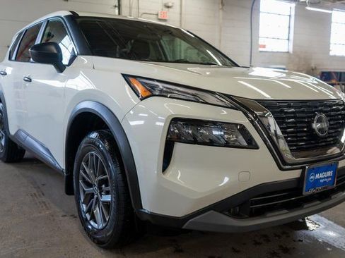 Used 2023 Nissan Rogue S image 4