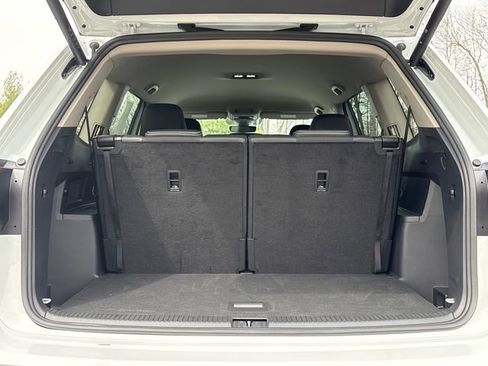 Certified 2025 Volkswagen Atlas SE w/ Black Wheel Package image 26