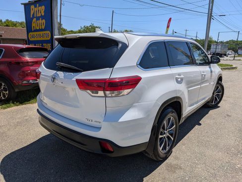 Used 2019 Toyota Highlander XLE AWD/4WD image 6