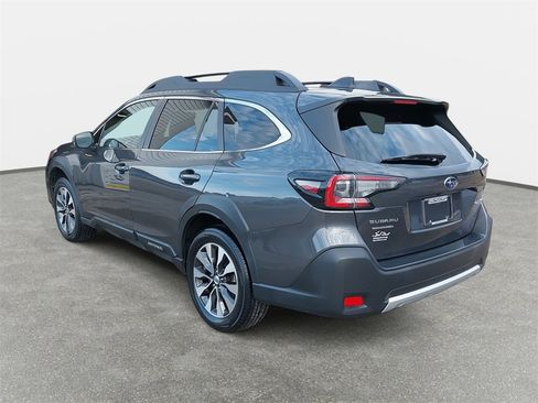 Used 2023 Subaru Outback Limited image 7