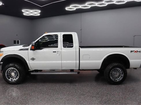Used 2011 Ford F250 Lariat w/ Chrome Pkg AWD/4WD image 2