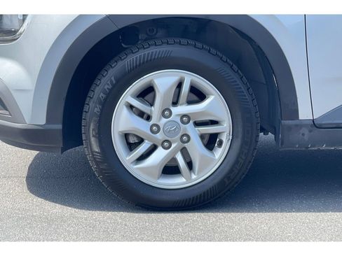 Used 2021 Hyundai Venue SE FWD image 39