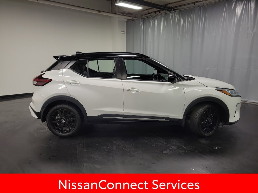 Used 2023 Nissan Kicks SR w/ SR Premium Package FWD image 9