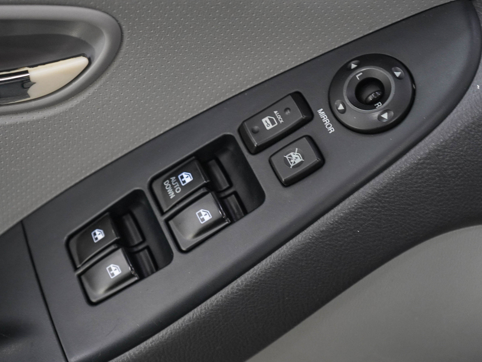 Used 2010 Hyundai Elantra GLS FWD image 19