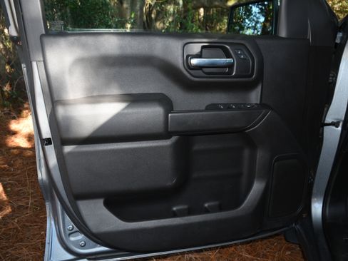 Used 2021 Chevrolet Silverado 1500 Custom image 9