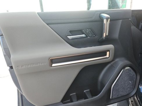 New 2025 GMC Hummer EV 2X image 20