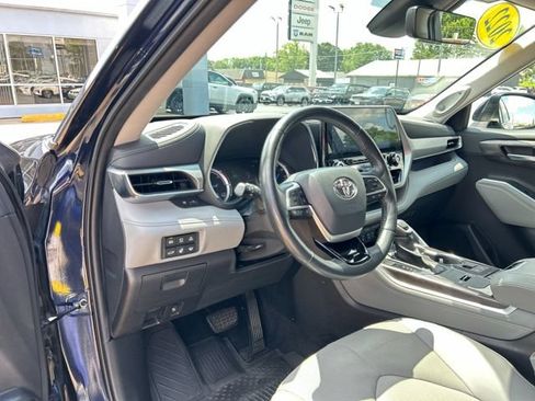 Used 2022 Toyota Highlander Platinum AWD/4WD image 33
