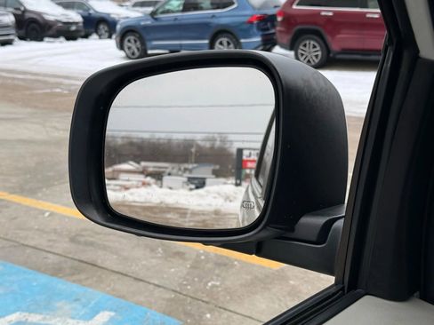 Used 2019 Dodge Grand Caravan SE w/ UConnect Hands-Free Group image 47