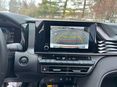 Used 2025 Toyota Camry LE image 3