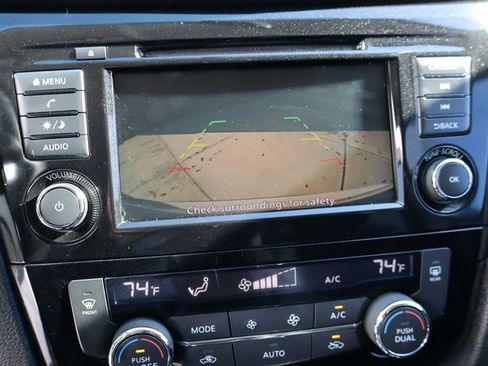 Used 2018 Nissan Rogue SV image 35