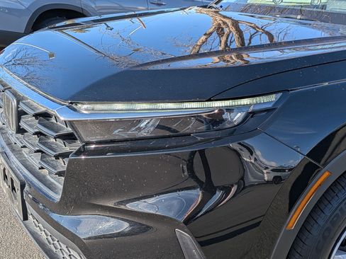 Used 2025 Honda CR-V LX image 13