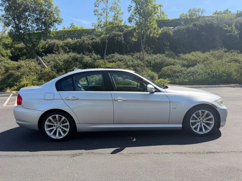 Used 2011 BMW 328i Sedan RWD image 6