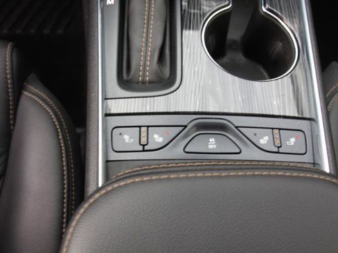 Used 2016 Chevrolet Impala LT w/ Leather Package FWD image 40