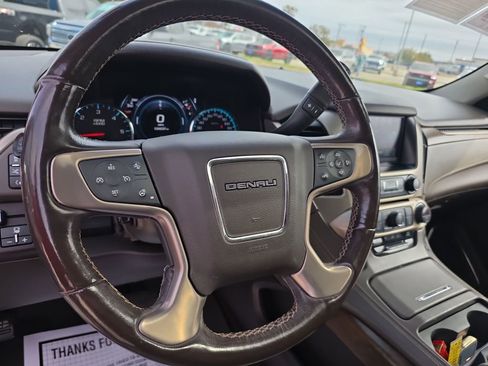 Used 2018 GMC Yukon Denali w/ Denali Ultimate Package image 11