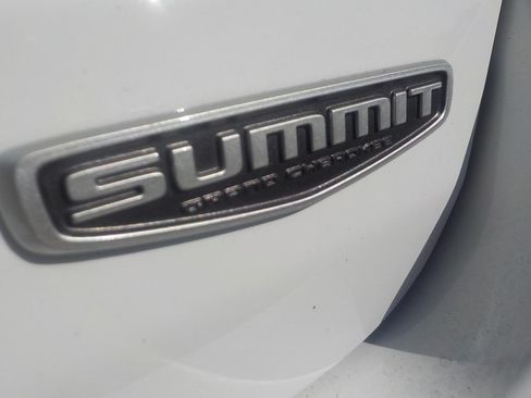 Used 2026 Jeep Grand Cherokee Summit w/ Adv Protech Group IV AWD/4WD image 9