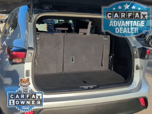 Used 2024 Toyota Highlander LE image 19