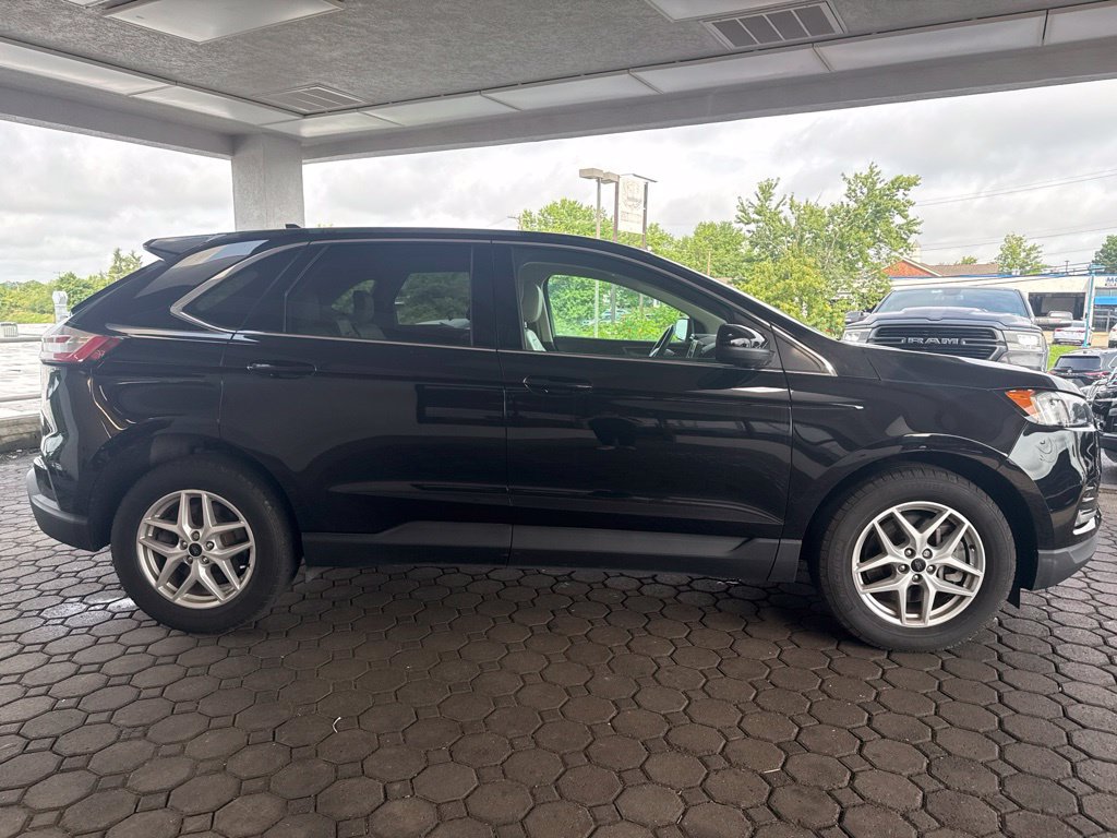 Certified 2024 Ford Edge SEL w/ Convenience Package AWD/4WD image 5