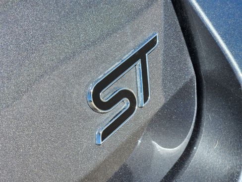 Used 2023 Ford Explorer ST w/ Equipment Group 401A image 19