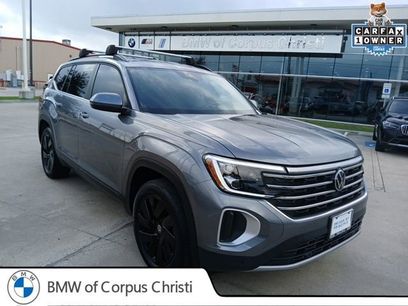 Used 2024 Volkswagen Atlas SE w/ Black Wheel Package