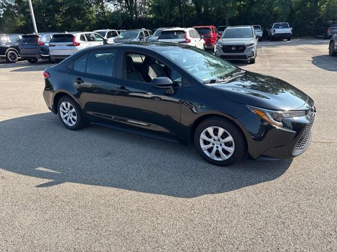 Used 2021 Toyota Corolla LE FWD image 16