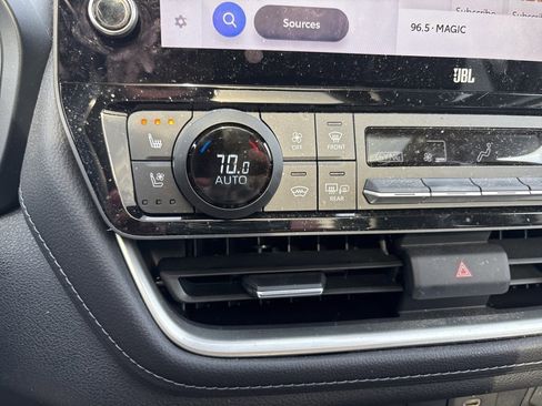 Used 2024 Toyota Grand Highlander Limited image 19