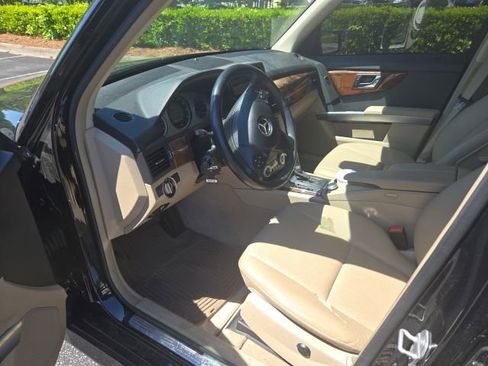 Used 2011 Mercedes-Benz GLK 350 2WD image 14