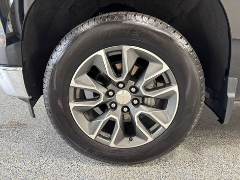 Used 2024 Chevrolet Silverado 1500 LT AWD/4WD image 41