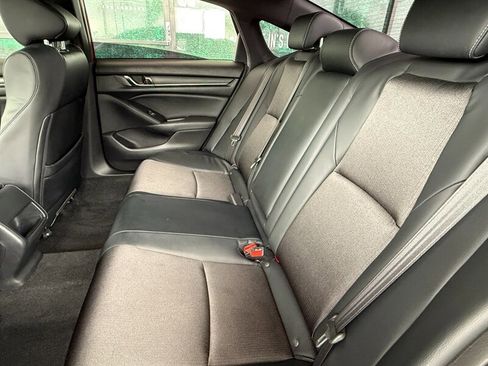 Used 2018 Honda Accord Sport image 25