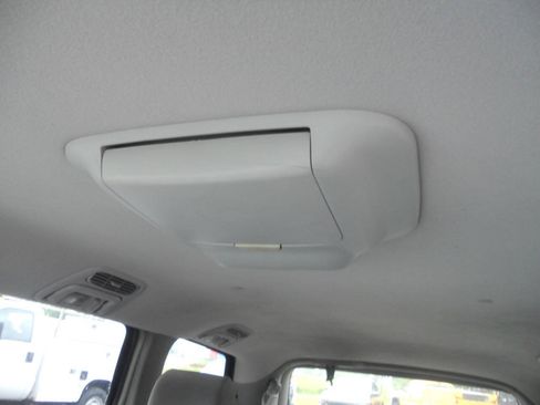 Used 2005 Toyota Sienna LE FWD image 25