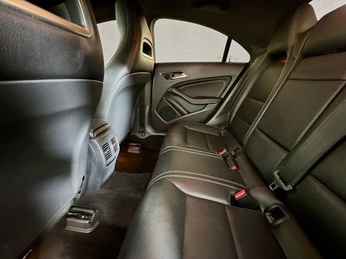 Used 2016 Mercedes-Benz CLA 250 image 23