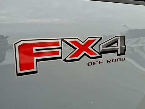 New 2026 Ford F250 Platinum w/ FX4 Off-Road Package image 10