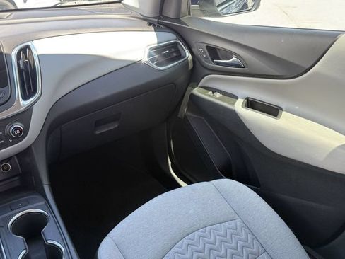 Used 2022 Chevrolet Equinox LT FWD image 16