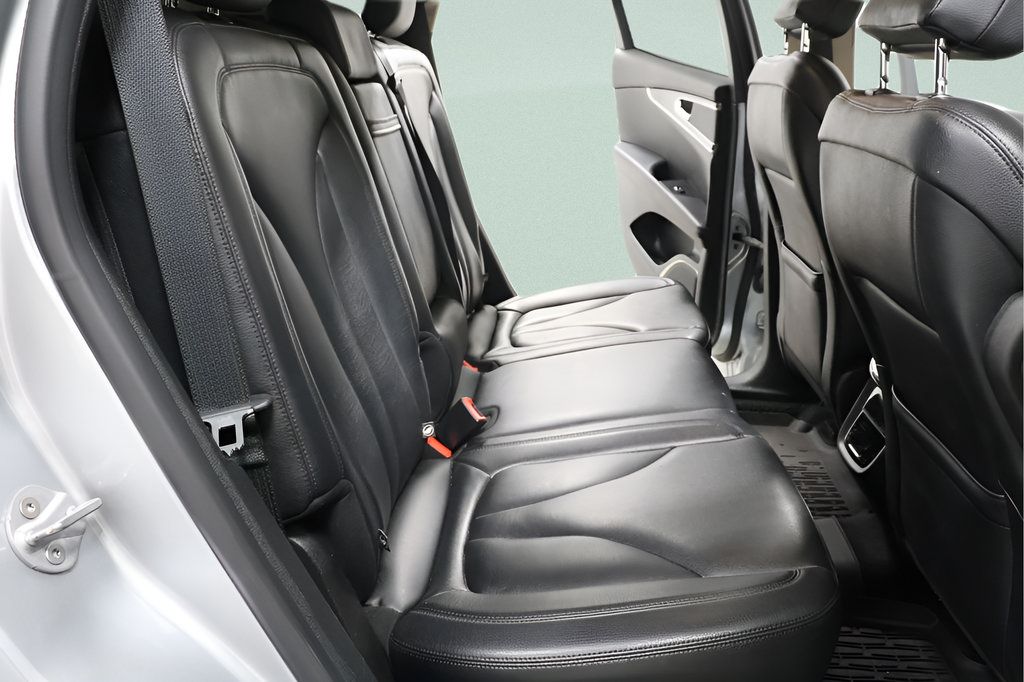 Used 2023 Lincoln Nautilus FWD w/ Premium Package image 30