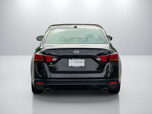 Used 2023 Nissan Altima 2.5 SV w/ SV Premium Package FWD image 6