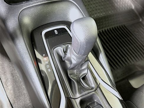 Used 2022 Toyota Corolla LE image 14