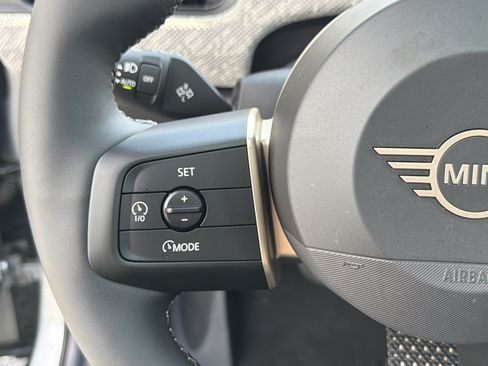 Used 2025 MINI Cooper S FWD image 30