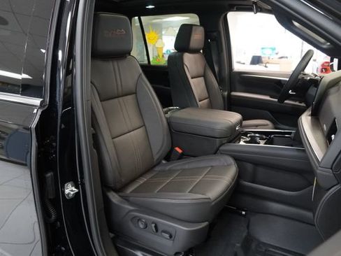 New 2026 Chevrolet Tahoe High Country w/ Sun And Tow Package AWD/4WD image 25