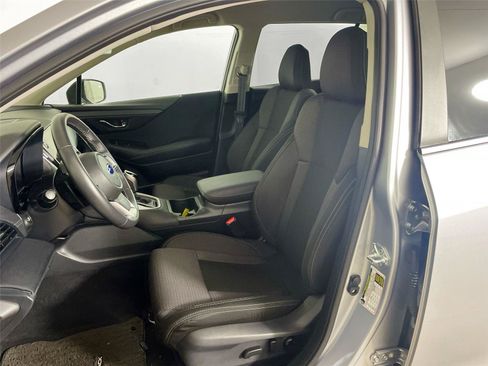 Used 2025 Subaru Outback Premium AWD/4WD image 5