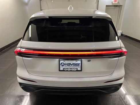 Used 2026 Lincoln Nautilus Premier w/ Equipment Group 102A image 5