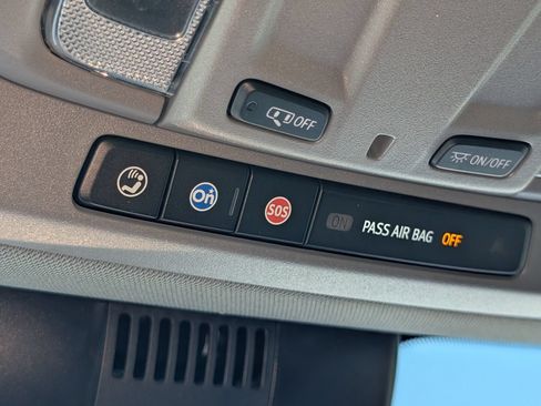 Used 2024 Chevrolet Silverado 1500 Custom Trail Boss AWD/4WD image 19