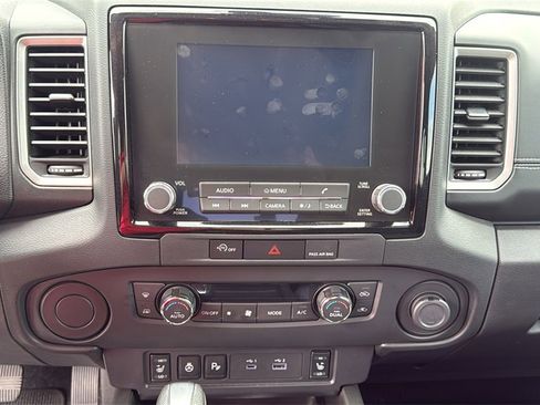 Used 2024 Nissan Frontier SV w/ SV Convenience Package image 9