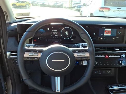 Used 2025 Hyundai Tucson Limited image 15