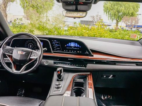 Certified 2023 Cadillac Escalade ESV Premium Luxury image 13