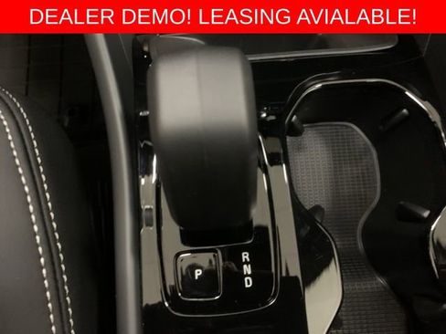 Used 2026 Volvo XC40 B5 Ultra w/ Climate Package image 17