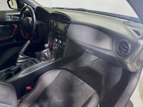 Used 2018 Subaru BRZ tS image 29