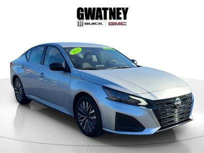 Used 2024 Nissan Altima 2.5 SV