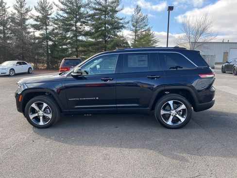 Used 2024 Jeep Grand Cherokee Limited 4xe w/ Luxury Tech Group II AWD/4WD image 8
