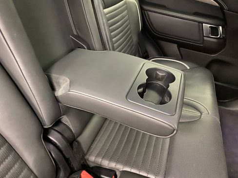 Used 2017 Land Rover Discovery HSE Luxury image 42