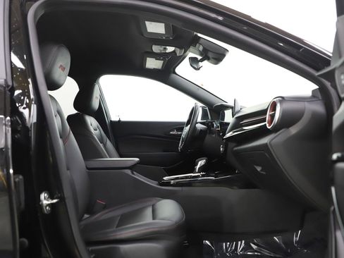 Used 2024 Chevrolet Trax RS image 12